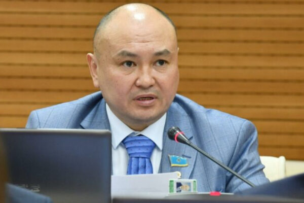 Депутат шетел асқан 150 млрд долларды қайтаруды талап етті